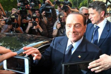 Суд разрешил Берлускони участвовать в выборах