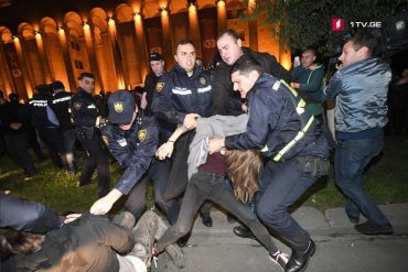 В Тбилиси после арестов наркоторговцев потребовали отставки премьера