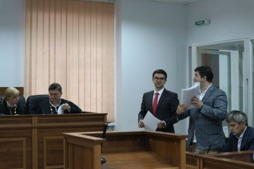 Суд вернул паспорт Насирову