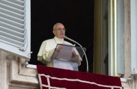 Папа Франциск призвал монашек умеренно пользоваться соцсетямии