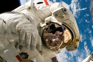 Дыхание космонавтов ученые превратят в питьевую воду