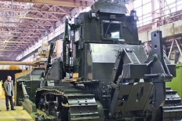 В России выпустят первый боевой трактор