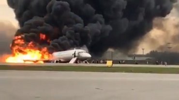 «Нормально, с огоньком сел»: сотрудники Шереметьево смеялись при приземлении Superjet 100