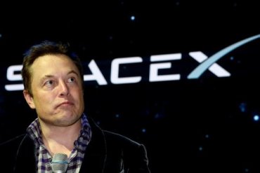 SpaceX подала в суд на правительство США