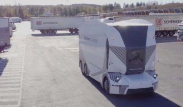 Беспилотный грузовик выехал на дороги Швеции