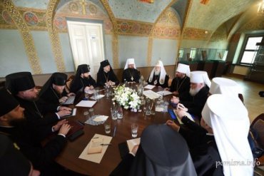 Синод ПЦУ запретил своим священникам баллотироваться в Раду