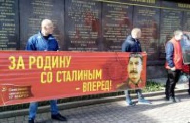 В России пенсионер напал с ножом на редактора, требуя напечатать статью о Сталине