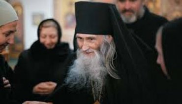 Российские чиновники любят советоваться с православными старцами