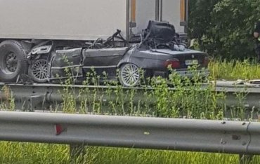 Смертельное ДТП под Киевом: BMW влетел в фуру на скорости 210 км в час