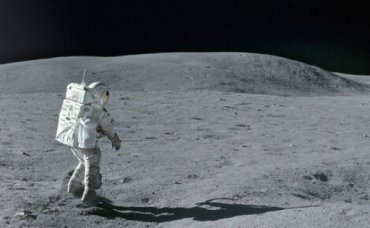 США хотят добывать полезные ископаемые на Луне без участия России
