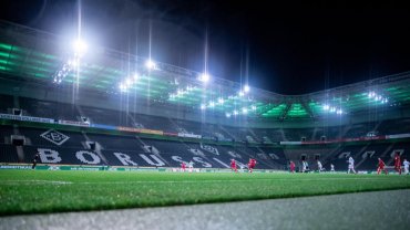 В Германии возобновляют матчи Бундеслиги, но без зрителей