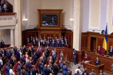 В украинский парламент проходят четыре партии, в лидерах – «Слуга народа» и «Оппозиционная платформа – За жизнь» – западные социологи