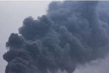 Взрывы в Запорожье: по городу выпустили четыре ракеты. Видео