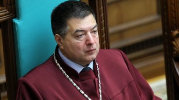 Бывшего главу Конституционного суда Тупицкого объявили в международный розыск