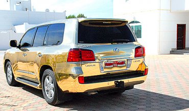 В ОАЭ — мода на золотые автомобили