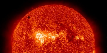 Венера прошла между Землей и Солнцем
