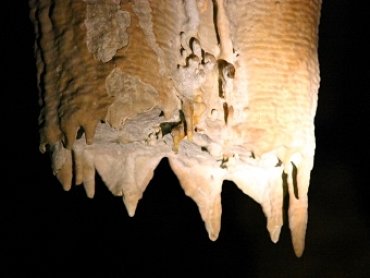 Узоры на сталактитах расскажут о древних дождях