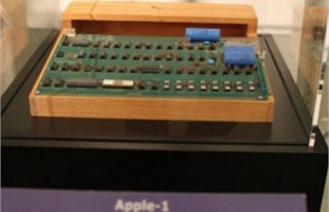 Первый компьютер Apple ушел с молотка за $374 тысячи