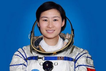 Китай опять отправляет в космос женщину