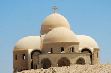 Президент Египта хочет заручиться поддержкой христиан