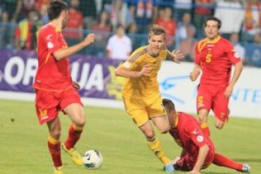 В отборочном матче на ЧМ-2014 Украина разгромила Черногорию