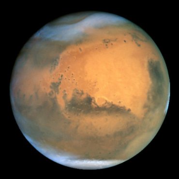 По Марсу ходит четырехметровое существо?