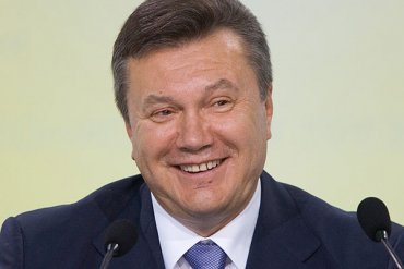 Янукович носит дорогие украшения