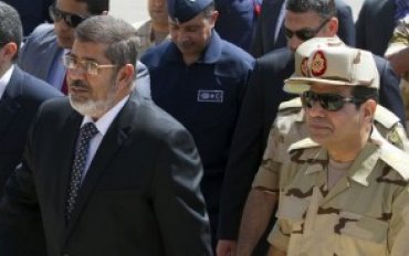 Президента Египта срочно эвакуировали из дворца из-за акций протеста
