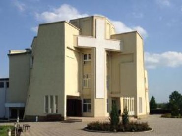 В Славянске террористы выкрали верующих и ведут огонь из протестантской церкви
