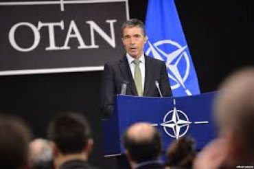 НАТО подтверждает, что Россия стягивает войска к украинской границе