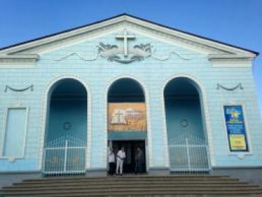 На Донбассе сепаратисты захватили церковь «Слово жизни» и отобрали авто пастора
