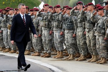 Министр обороны Польши обещает помочь Украине в борьбе за независимость