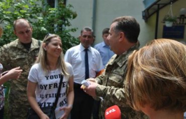 Скандал на Закарпатье: волонтеры предложили Полтораку попробовать солдатский паек