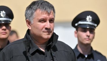Аваков анонсировал начало работы полиции в Крыму и на Донбассе