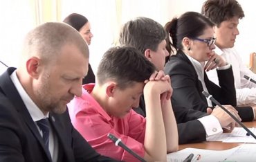 Савченко заснула в Раде при обсуждении вопросов нацбезопасности