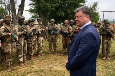 Украина внесет изменения в Конституцию только после вывода российских войск с Донбасса