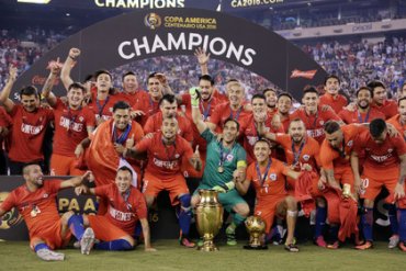 Cборная Чили второй раз подряд завоевала Кубок Америки