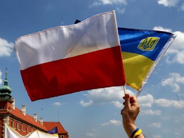 Миллионы украинцев поднимают экономику Польши, — Financial Times