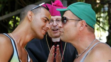 Шотландская епископальная церковь одобрила однополые браки