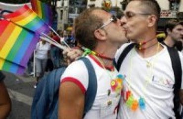 Роспотребнадзор пугает российских туристов гей-парадами