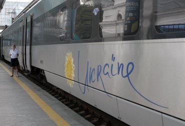 В Украине стоимость проезда в поезде может достичь цены авиаперелета