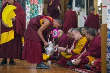 Власти КНР занялись перевоспитанием тибетских монахов