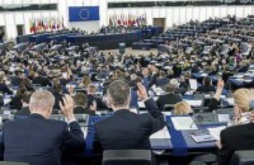 Европарламент призвал освободить Сенцова и других политзаключенных