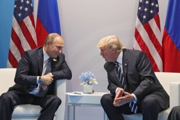 Команда Трампа не дает ему встретиться с Путиным