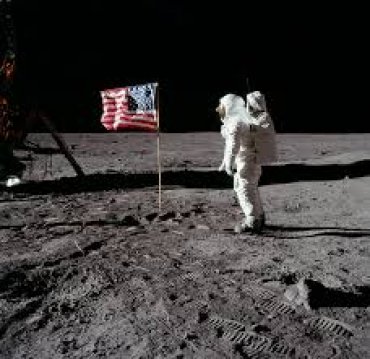 Американский профессор: Высадки на Луне никогда не было