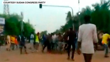 В ходе разгона сидячей забастовки в Судане погибли 30 человек