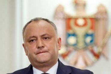 Конституционный суд Молдовы временно отстранил Додона от власти