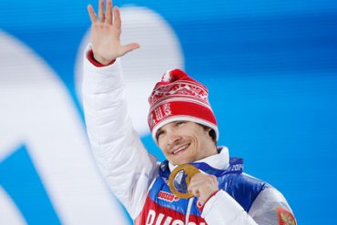 Выступающему за Россию сноубордисту из США не платят зарплату