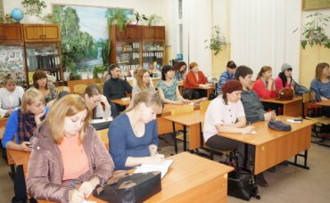 В украинских школах хотят запретить родительские комитеты