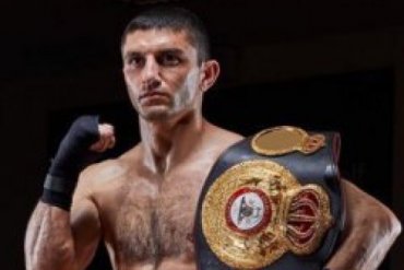 Украинец защитил свой титул чемпиона мира по боксу